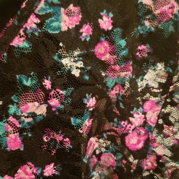 Torrid lace blouse - Picture 4 of 5